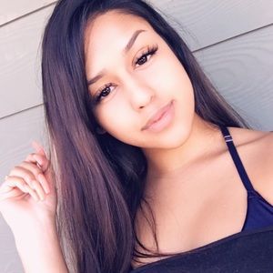 Meet your Posher, Layla